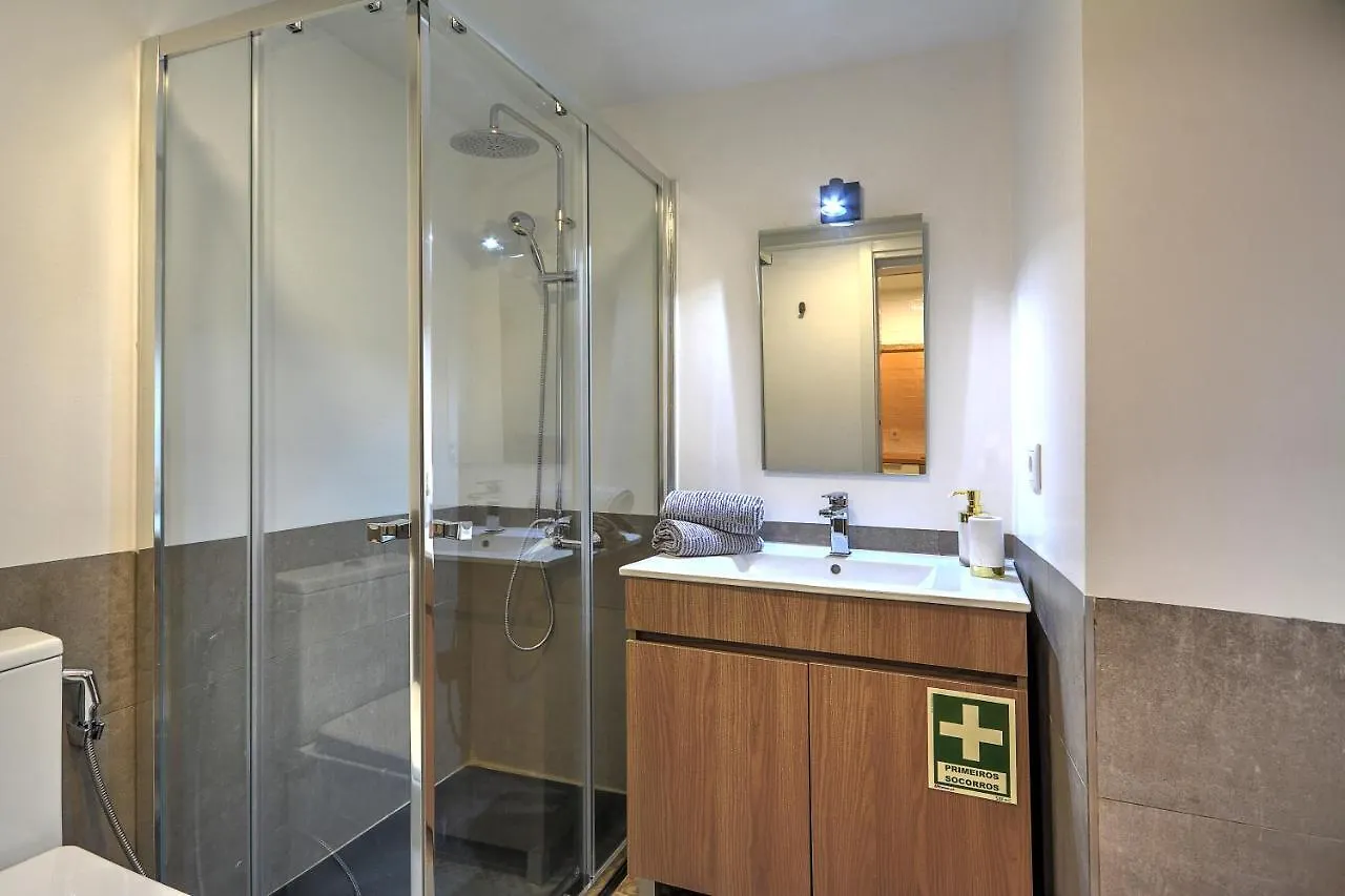 Traditional Apartment With A Terrace, Ac And Fast Internet Lisboa 0*,