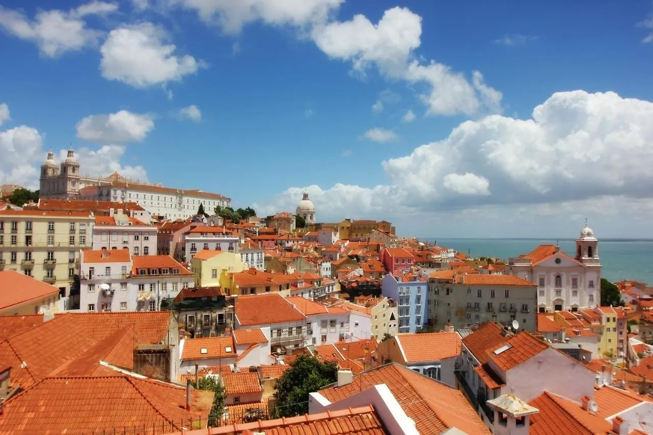 Traditional Apartment With A Terrace, Ac And Fast Internet Lisboa